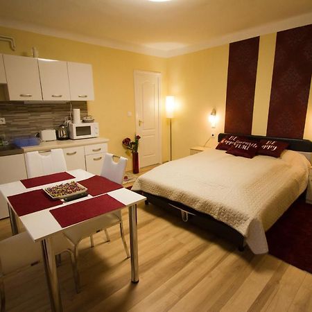 Angyal Apartman Cserkeszolo Exterior foto
