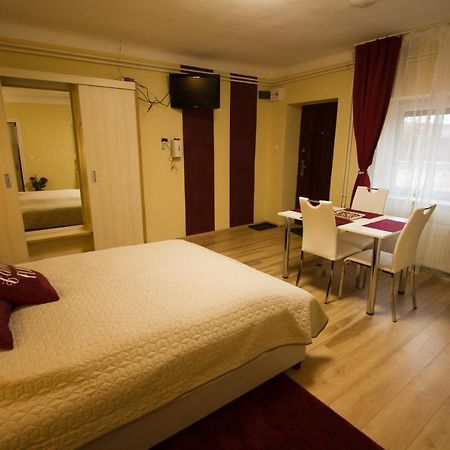 Angyal Apartman Cserkeszolo Exterior foto