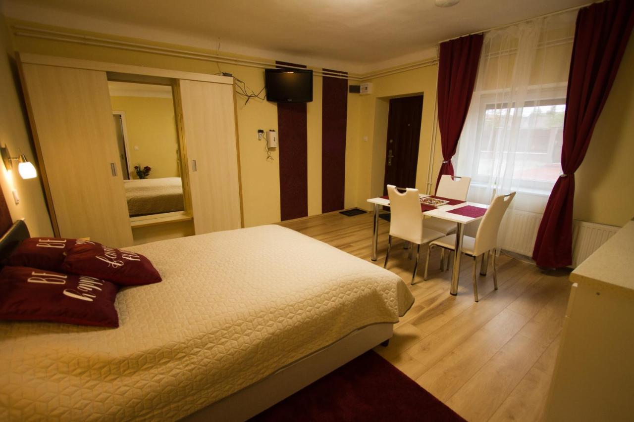 Angyal Apartman Cserkeszolo Exterior foto