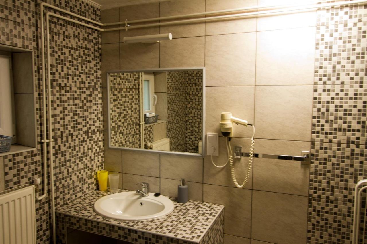 Angyal Apartman Cserkeszolo Exterior foto